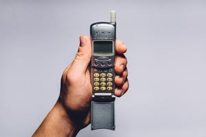 XRJBM2Q9AT